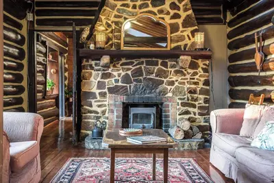 Image de Romantic Retreat in the Dandenong Mountains with amazing city views