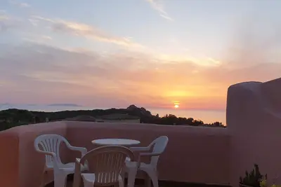 Vues panoramiques sur la mer Couchers de soleil à 7 min à pied de la plage