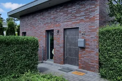 Image de Modernes Einfamilienhaus in Ruhige Lage Direkt am Wald. Kinderfreundlich!