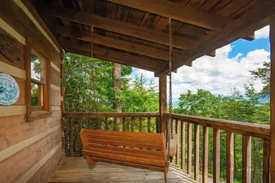 Image de SpiritOTWolf: Mtn Views, S\/Secluded, Hot Tub, WiFi, Honeymoon, near Attractions!