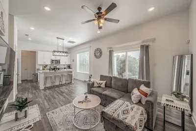Image de Welcome to Cowtown Casita - close to the Stockyards, Billy Bob's and more!