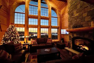 Image de Luxurious Big Bear Log Home at Newfound Lake