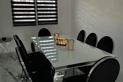 Maison moderne proche de la mer