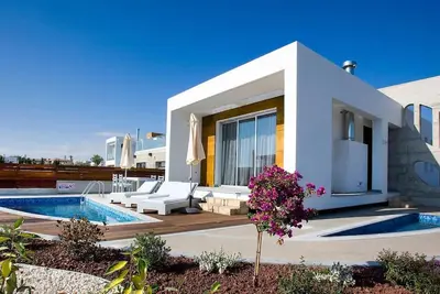 Image de Exclusive Luxury Beach Villas - Tourist Beach Location - Prime Tourist Area  Sky