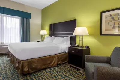 Image de Pleasant Stay! Unit w/ Parking, Near Savannah-Ogeechee Museum!