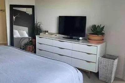 Image de Spacious Home at the Lake