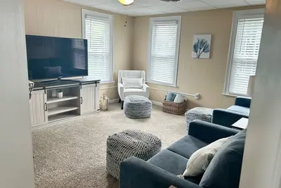 Image de Remodeled 2 Br 2nd Fl Apartment in Hanover