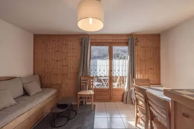 Image de Appartement 'Résidence Des Neiges - Immoclean' avec vue sur les montagnes, balcon et Wi-Fi