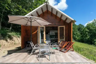 Image de Chalet \"Pondok Indah\" avec jacuzzi, terrasse privée et jardin privé