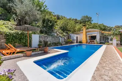 Image de Maison de campagne \"Casa Rural Puente Piedra\" avec vue sur la montagne, Wi-Fi et climatisation