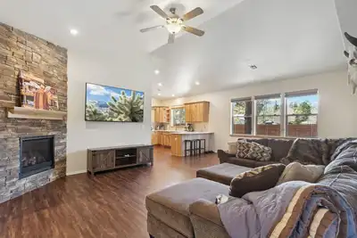 Image de Woodland Haven | On Golf Resort | 10 min Bearizona