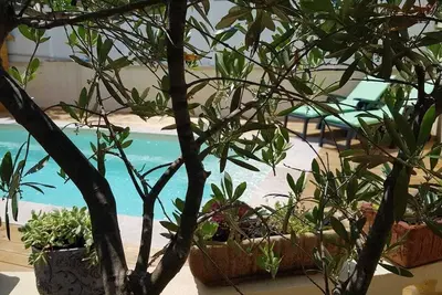 Image de Villa avec piscine privée proche du canal du midi.