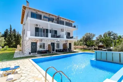 Image de Studio 'Groundfloor 2' avec vue sur la mer, Wi-Fi et climatisation