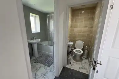 Image de 3-Bed Refurbished Reading House