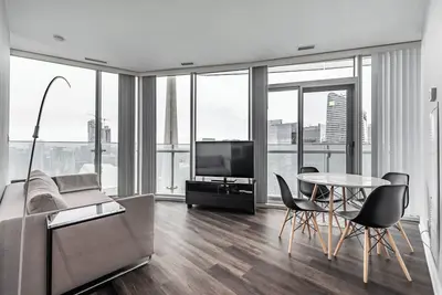 Image de Million Dollars Cn Tower And Views - 2 Bedroom Suite With Parking And Balcony