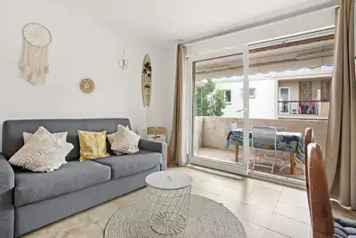 Image de Studio 'Le Castello 150m De La Plage' avec terrasse privée