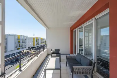 Image de Appartement 'Duplex De Charlotte Près De La Gare' avec Terrasse Privée, Balcon et Wi-Fi