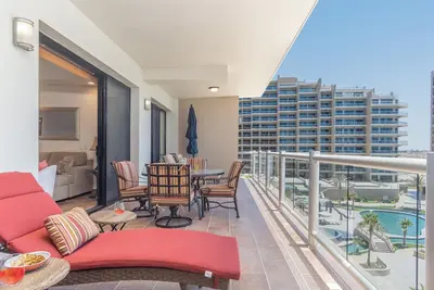 Image de Las Palomas 2 Br 2 Ba Cristal 503