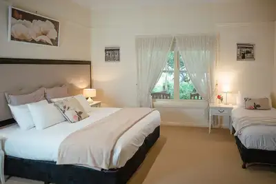 Image de Bluebush Estate - The Country House - Stunning Country Charm, Gardens & Sunsets