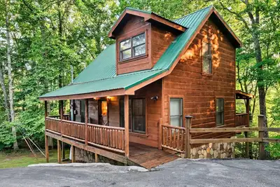 Image de Family friendly cabin in great location! Arcade~Hot Tub~Foosball~Fireplace