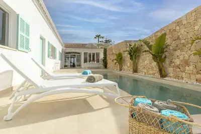 Image de Villa Veles Dos: Votre Évasion de Luxe au Bord de la Mer