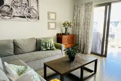Image de Modern, Spacious & Convenient apartment for 4