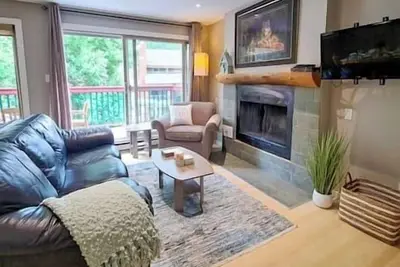 Image de New Beds / Ac / Pool & Hot Tub / Fireplace