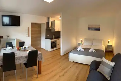 Bijol Apartments - 1-Bedroom Apartment \"K\"