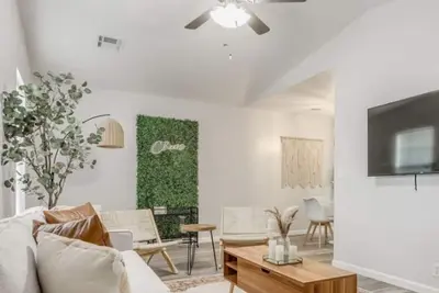 Image de Cozy 2-Bed Home w/ King Bed