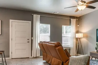 Image de 3Bed/2. 5b In Heart Of Mw City
