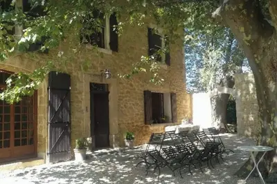 Image de Mas avec piscine, à proximité d´Avignon, idéal pour un séjour en famille.