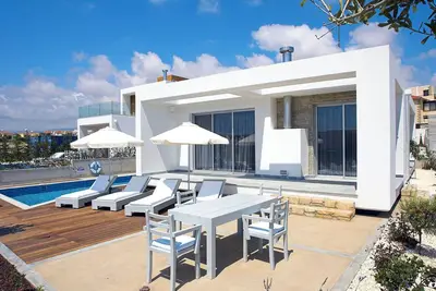 Image de Exclusive Luxury Beach Villas - Tourist Beach Location - Prime Tourist Area - Aq