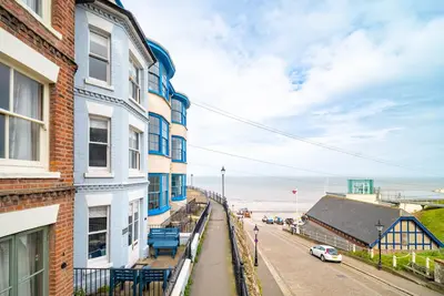 Image de Seaforth - Fabulous Family House, seconds from the Beach with stunning Sea Views
