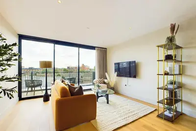 Image de Two Bedroom Apartment with Balcony