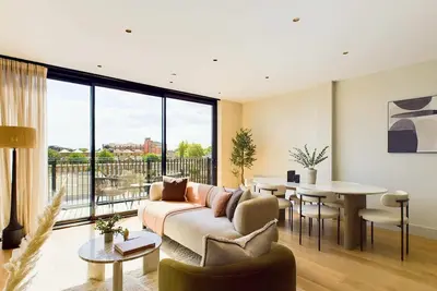 Image de Modern St Pancras Apartment with Large Balcony