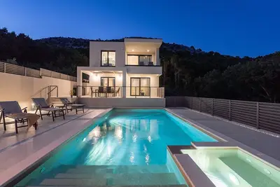 Image de New Hillside Villa Paradise
