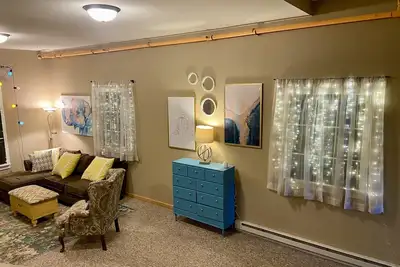 Image de Three Connected Quirky Condos By Beach!