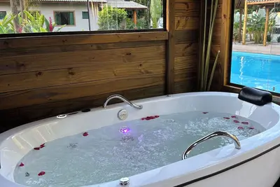 Image de House on Camburi beach - Swimming pool, Spa and gourmet balcony