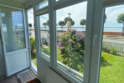 Image de Fördetraum, 1. Reihe, 20 m zum Strand, Meerblick, Frisch Renoviert, Loggia, Eg