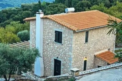Image de Maison solaire au calme en pleine nature animal de compagnie bienvenu