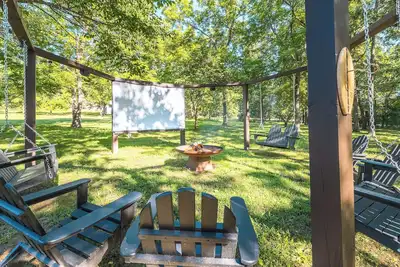 Image de KingBed•Theatre•FirePit•1/4miletoLake•Boat Parking