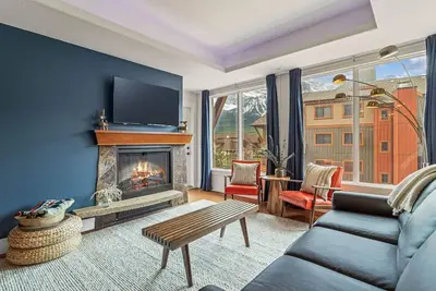 Image de Exquisite condo, Mountain Views