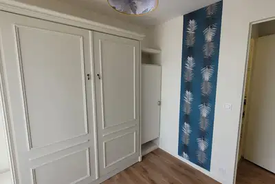 Image de Appartement au pied de la promenade et de la plage avec vue mer.