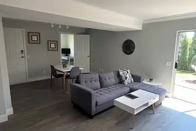 Image de Private 1-Bedroom Home with Dedicated Office