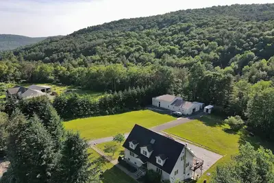 Image de Private Estate in the mountains of Oneonta New York