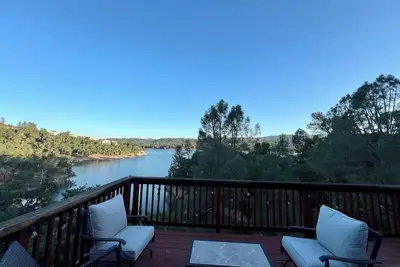 Image de Serenity Shores Lakefront Home