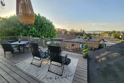 Lakeview Loft. Downtown Petoskey.