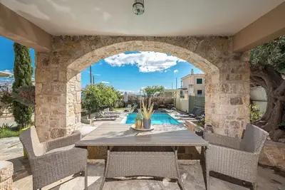Image de Family Apartment With Private Swiming Pool In Vravrona