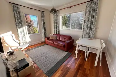 Image de Alkira Cottage: Cozy, Comfortable, and Convenient