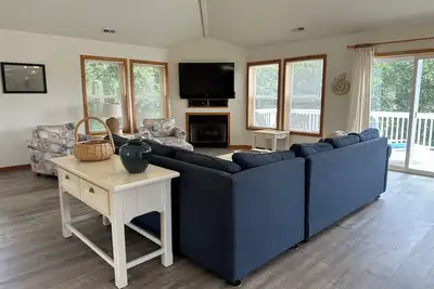 Four bedroom beach house in Duck, Nc. Easy walk to the beach.